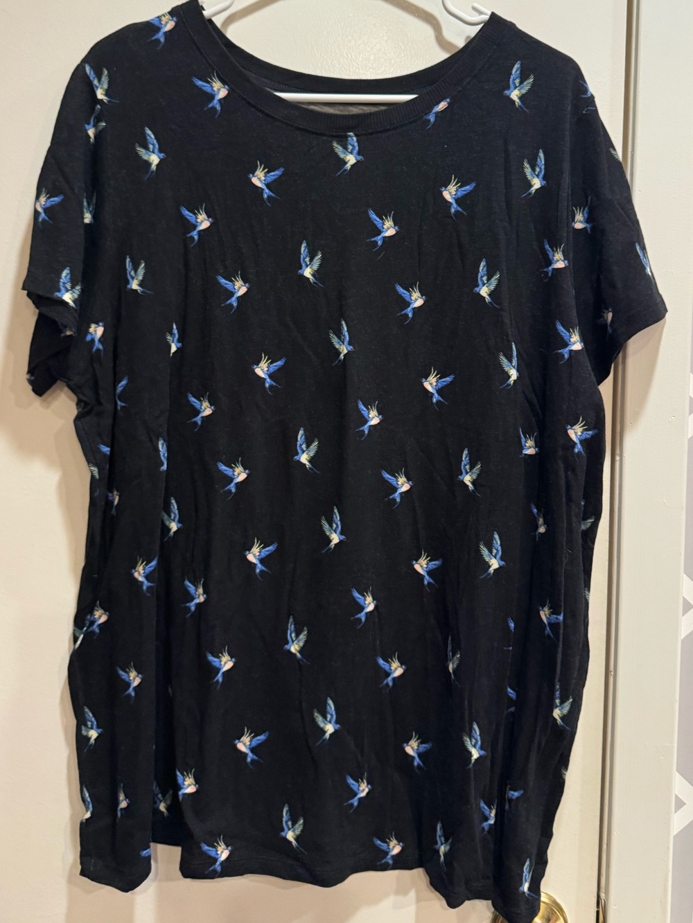 2X Torrid Black Short-Sleeve Tee with Blue Bird Print